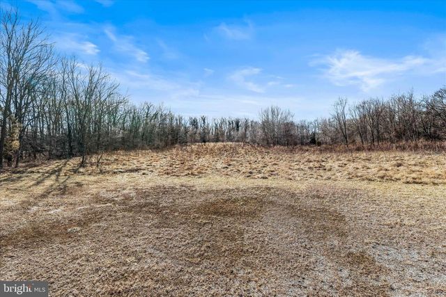 BALTIMORE & BOSTON ST, Martinsburg, WV 25401