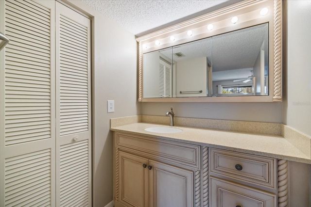 806 BIRD BAY WAY 308, Venice, FL 34285