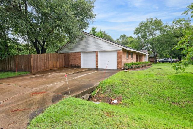 1627 Crestdale Drive, Houston, TX 77080