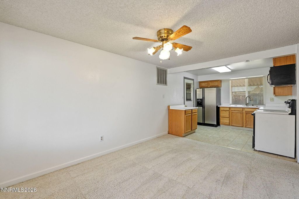 Image 19 of property listing at 2557 Janelle Drive, Sparks, NV 89431