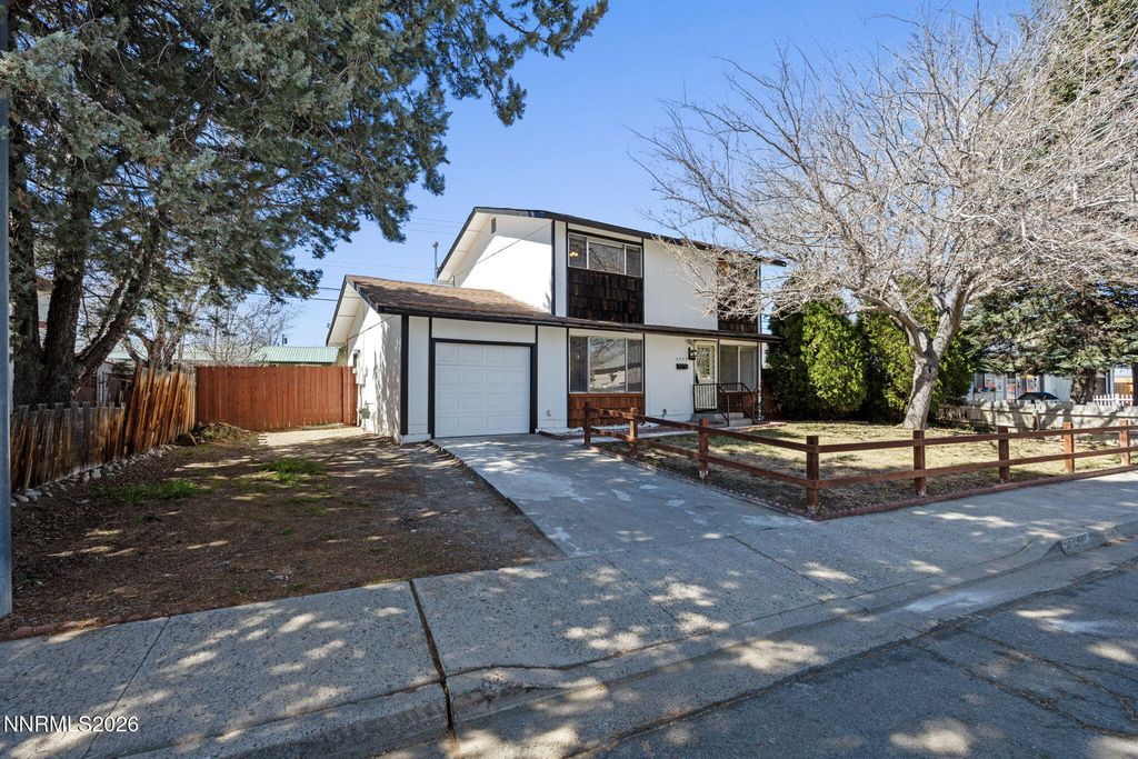 Image 36 of property listing at 2557 Janelle Drive, Sparks, NV 89431