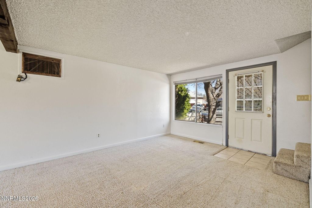 Image 6 of property listing at 2557 Janelle Drive, Sparks, NV 89431