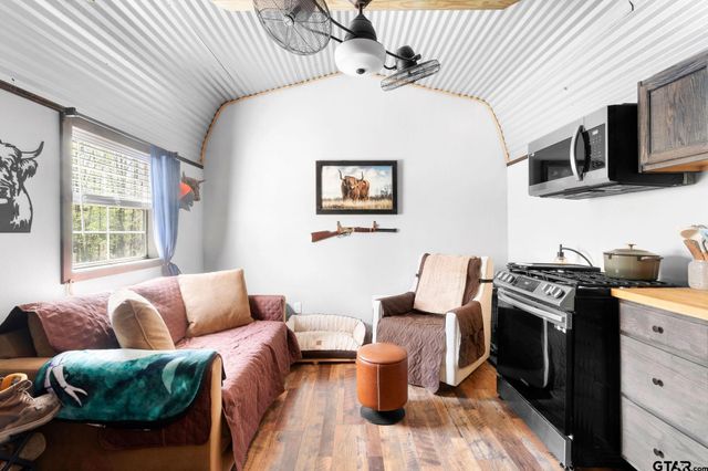 6256 County Road 1915, Mount Pleasant, TX 75455