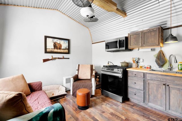 6256 County Road 1915, Mount Pleasant, TX 75455