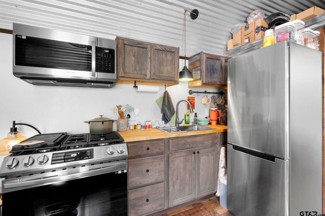 6256 County Road 1915, Mount Pleasant, TX 75455