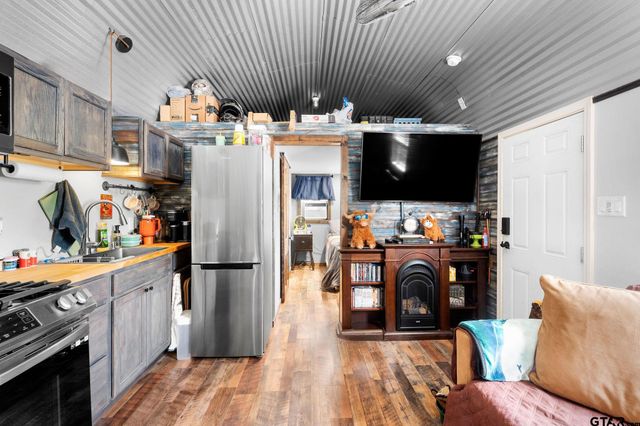 6256 County Road 1915, Mount Pleasant, TX 75455