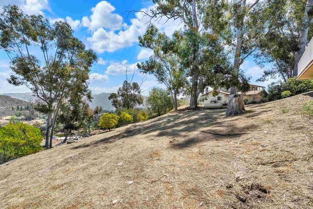 11941 Rocoso Road, Lakeside, CA 92040