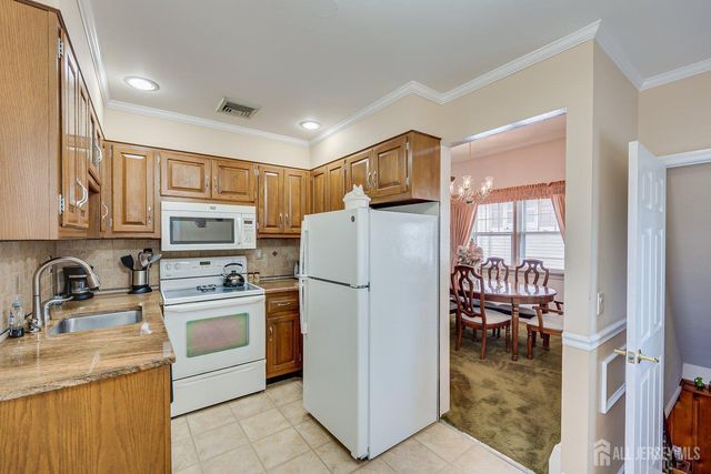 51 Federal Street, Menlo Park Terrace, NJ 08840
