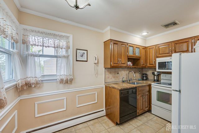 51 Federal Street, Menlo Park Terrace, NJ 08840