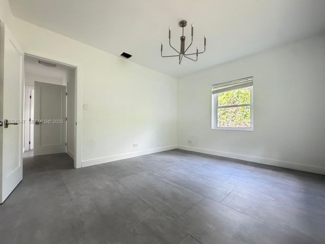 859 NE 115th St, Biscayne Park, FL 33161
