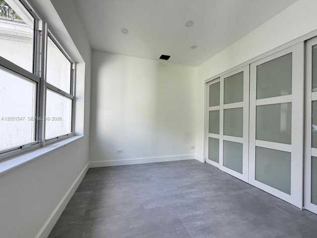 859 NE 115th St, Biscayne Park, FL 33161