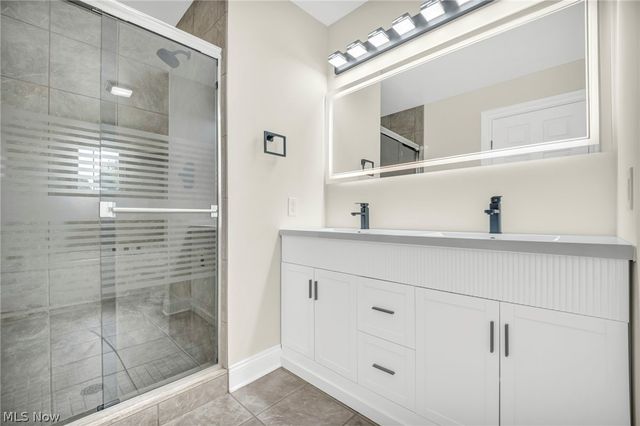 26736 Rue Saint-Ann Court, Warrensville Heights, OH 44128