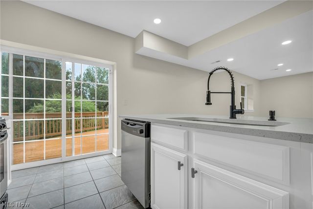 26736 Rue Saint-Ann Court, Warrensville Heights, OH 44128