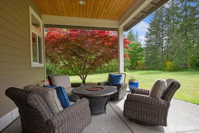 31045 219th Way SE, Black Diamond, WA 98010
