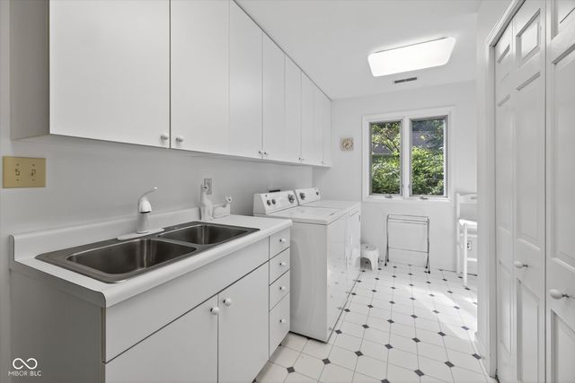 8002 N Lakeview Drive, Unionville, IN 47468