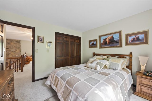 8002 N Lakeview Drive, Unionville, IN 47468