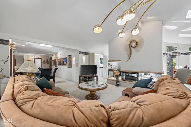 8002 N Lakeview Drive, Unionville, IN 47468