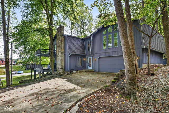 8002 N Lakeview Drive, Unionville, IN 47468