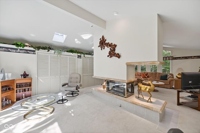 8002 N Lakeview Drive, Unionville, IN 47468