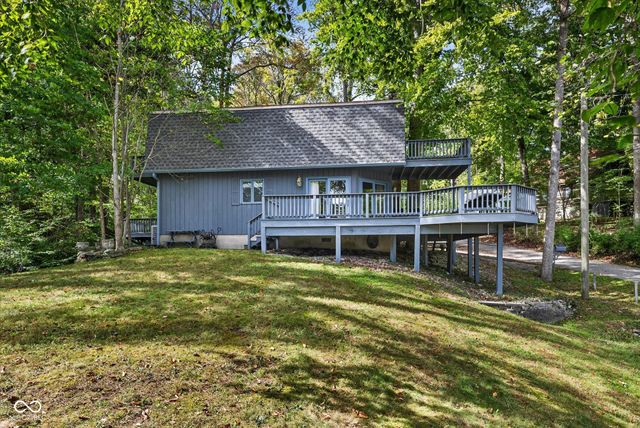 8002 N Lakeview Drive, Unionville, IN 47468