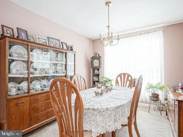 9 ASHLAND AVE, Sicklerville, NJ 08081