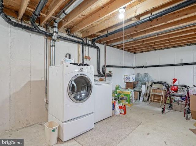 9 ASHLAND AVE, Sicklerville, NJ 08081