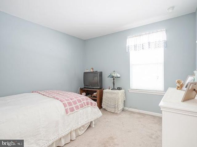 9 ASHLAND AVE, Sicklerville, NJ 08081