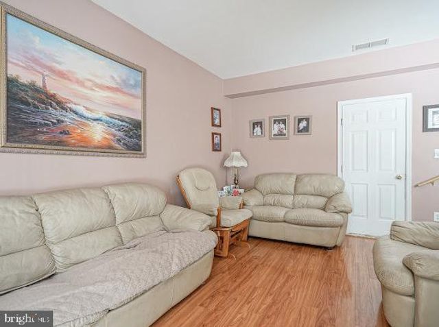 9 ASHLAND AVE, Sicklerville, NJ 08081