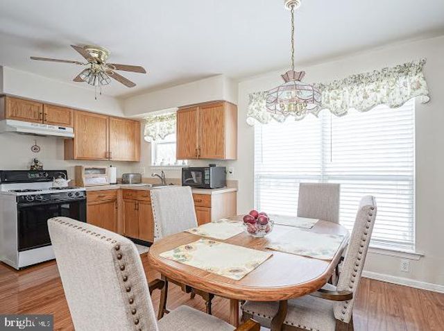 9 ASHLAND AVE, Sicklerville, NJ 08081