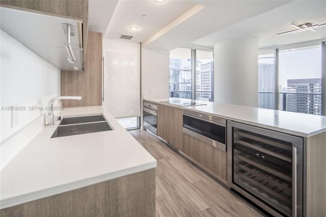 801 S Miami Ave 3905, Miami, FL 33130