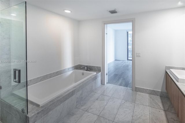 801 S Miami Ave 3905, Miami, FL 33130