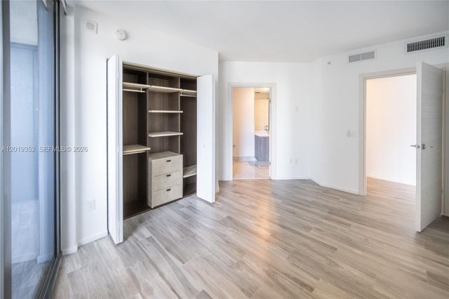 801 S Miami Ave 3905, Miami, FL 33130