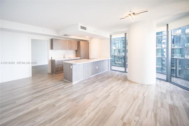 801 S Miami Ave 3905, Miami, FL 33130