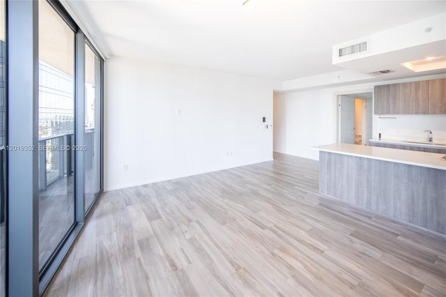 801 S Miami Ave 3905, Miami, FL 33130