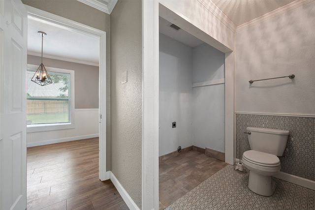 4913 Calmont Avenue, Fort Worth, TX 76107