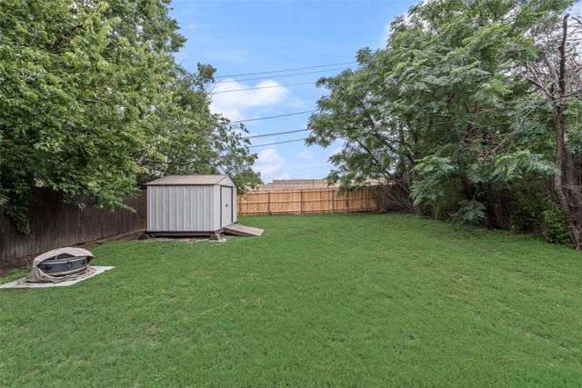 4913 Calmont Avenue, Fort Worth, TX 76107