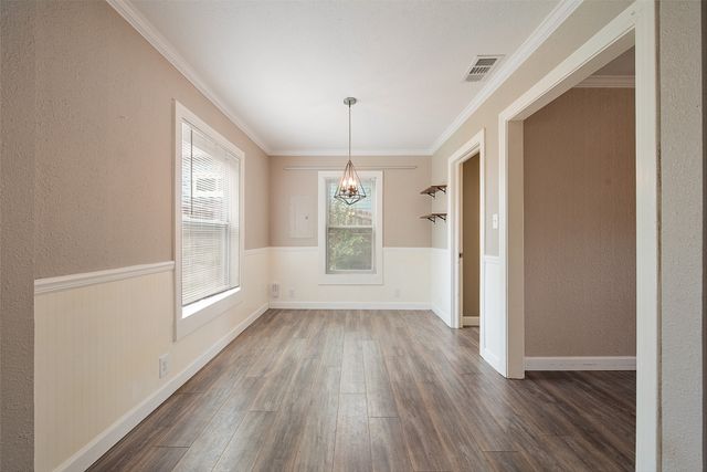 4913 Calmont Avenue, Fort Worth, TX 76107