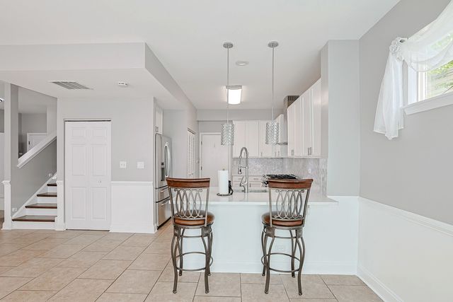 1854 S FALLBROOK Drive, Round Lake, IL 60073