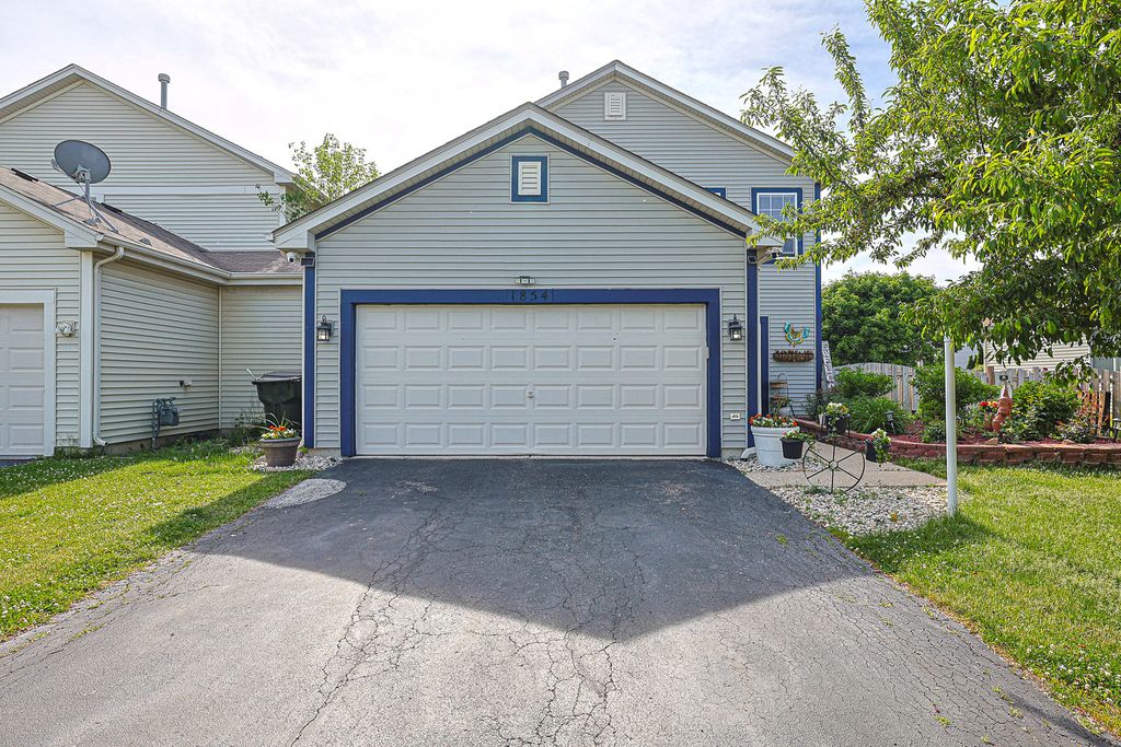 1854 S FALLBROOK Drive, Round Lake, IL 60073