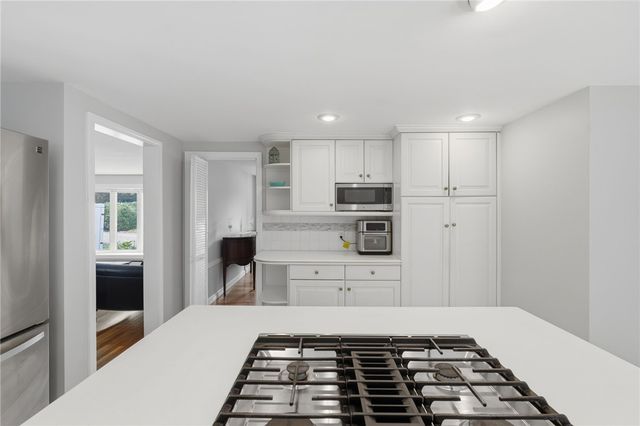 465 Red Chimney Drive, Warwick, RI 02886