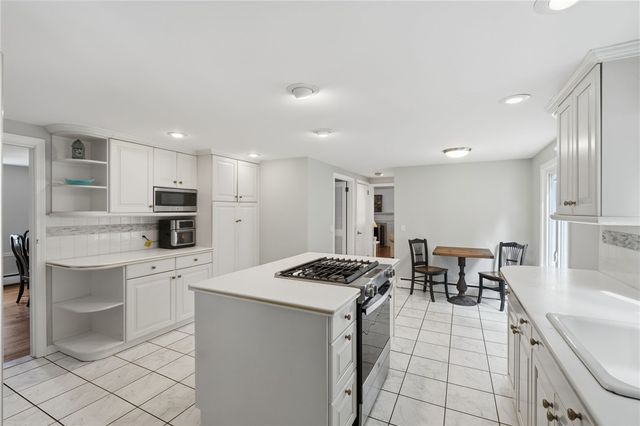 465 Red Chimney Drive, Warwick, RI 02886