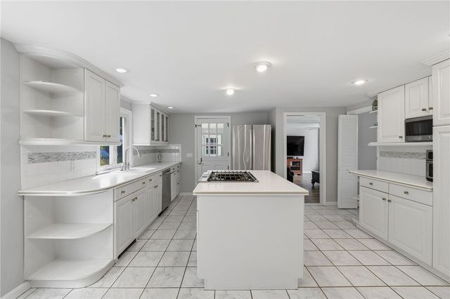 465 Red Chimney Drive, Warwick, RI 02886
