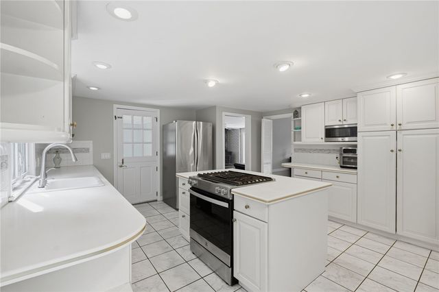 465 Red Chimney Drive, Warwick, RI 02886