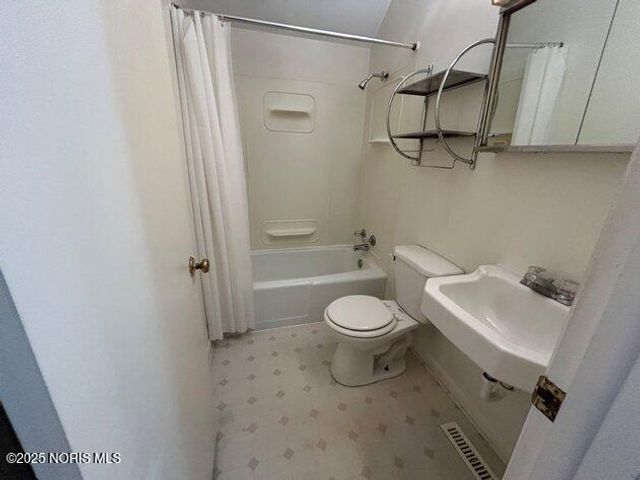 4303 Williston Road, Northwood, OH 43619