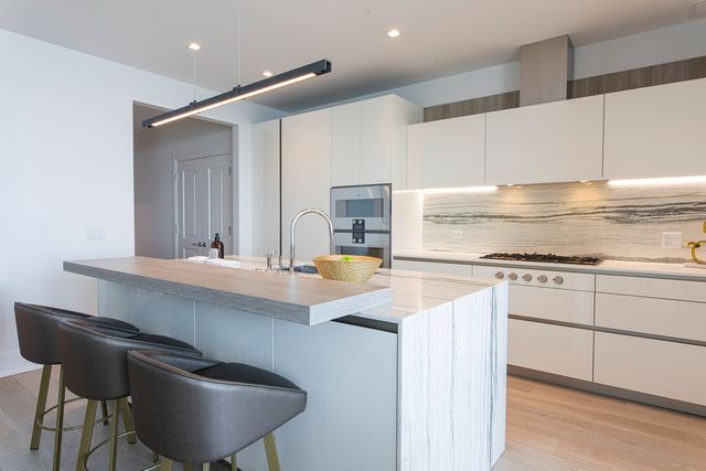 363 E Wacker Drive 6403, Chicago, IL 60601