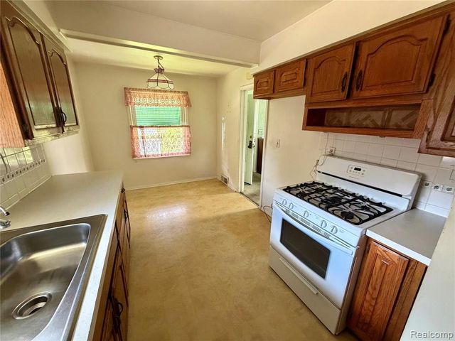 1714 Harwood Avenue, Royal Oak, MI 48067