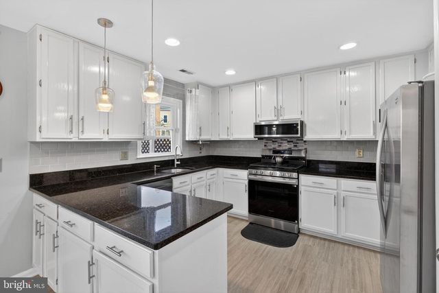 14348 WINDING WOODS CT, Centreville, VA 20120