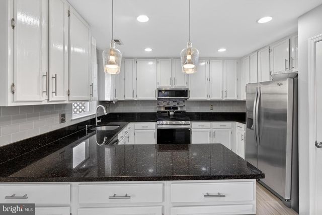 14348 WINDING WOODS CT, Centreville, VA 20120