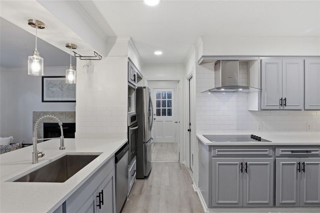 1314 E Lovers Lane, Arlington, TX 76010