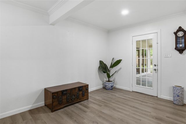 1314 E Lovers Lane, Arlington, TX 76010